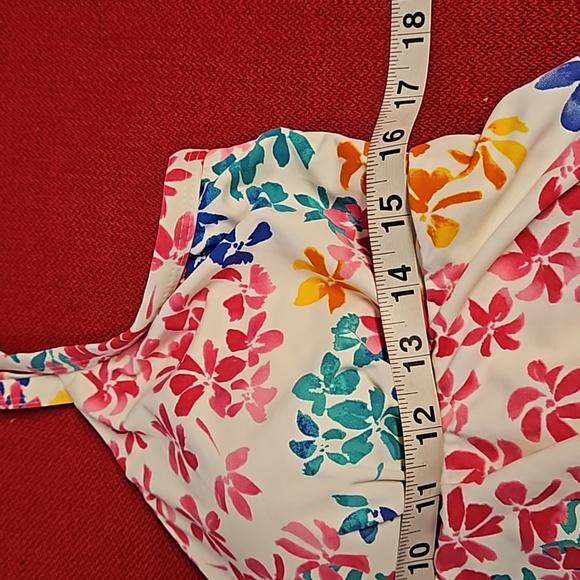 Real Bodies Real solutions by Island Escape swim top Sz16 floral adj. straps EUC - Picture 2 of 9